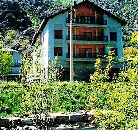 Puitavaca Otel Ribera de Cardós
